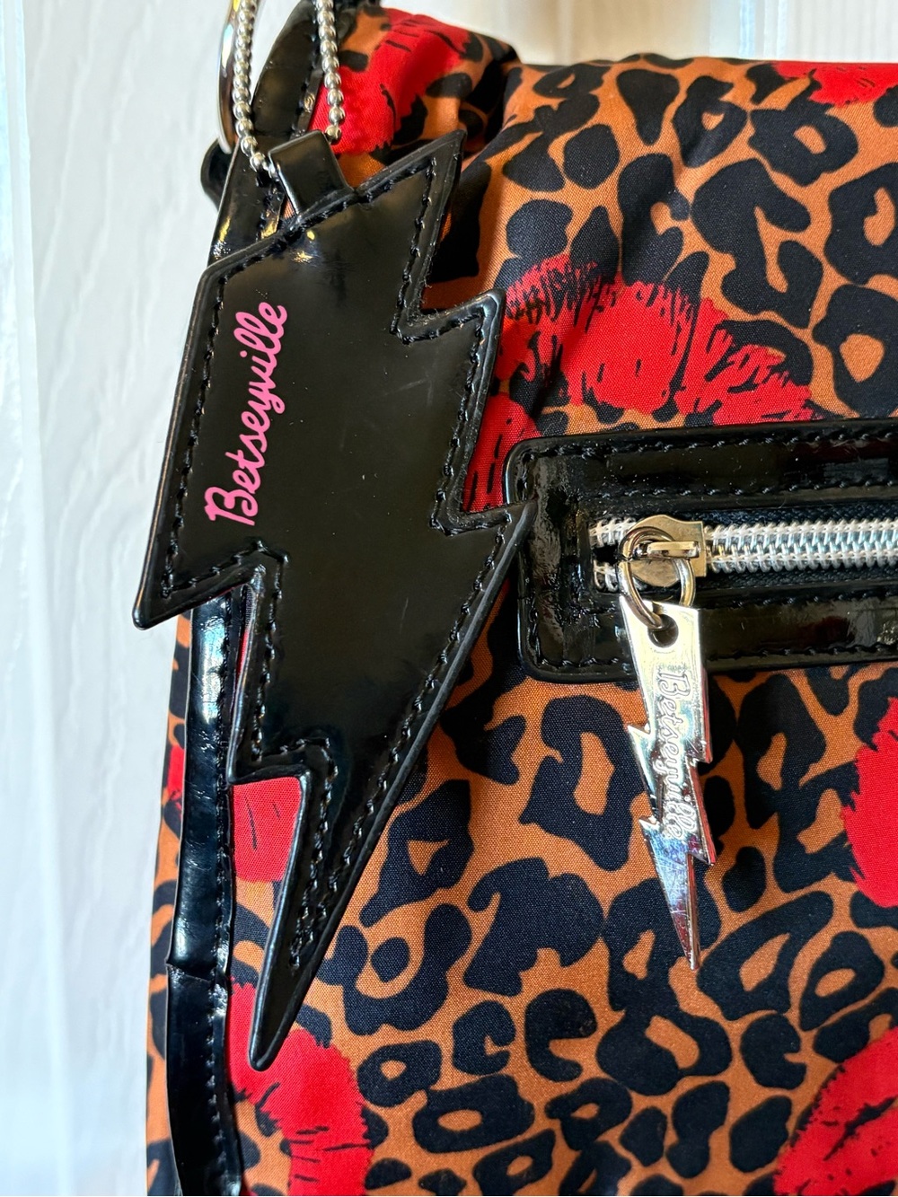 Betseyville Betsey Johnson Animal Print and Lips Messenger Bag - Picture 3 of 8
